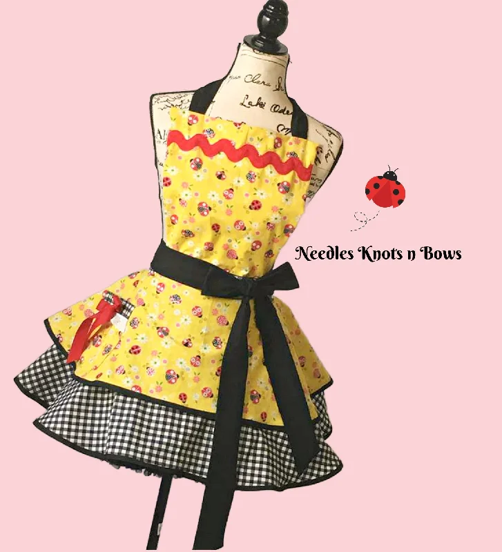 Retro Ladybug Flirty Hostess Women's Apron