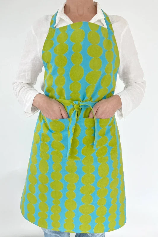 See Design Apron, Pot Holder & Oven Mitt Collection